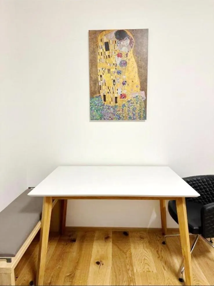 Cozy Studio In Ottakiring Area Viyana Daire